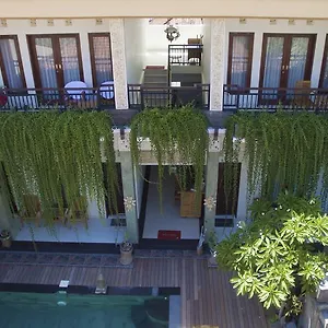 Pujihouse One Privatunterkunft