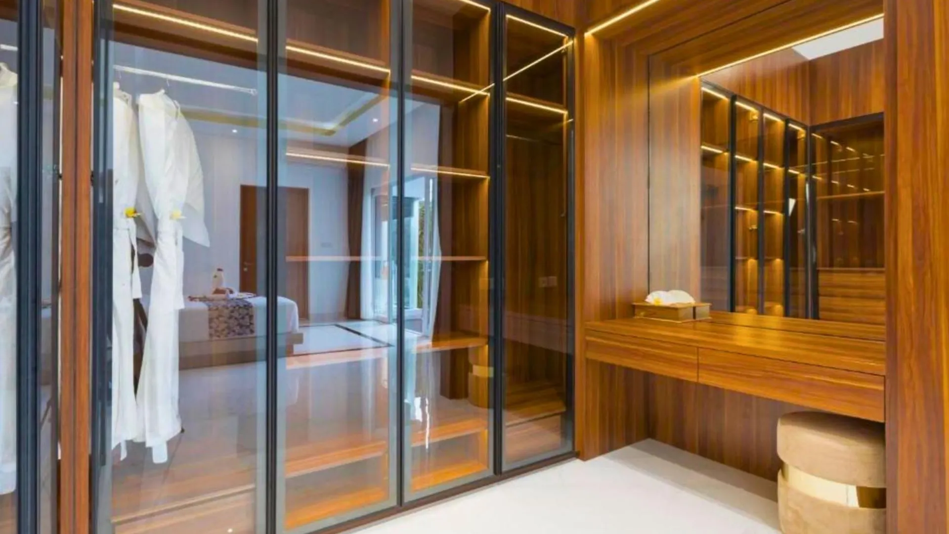 Nayana 4 Bedroom Private Pool Villa Zn222 Legian   Legian (Bali)